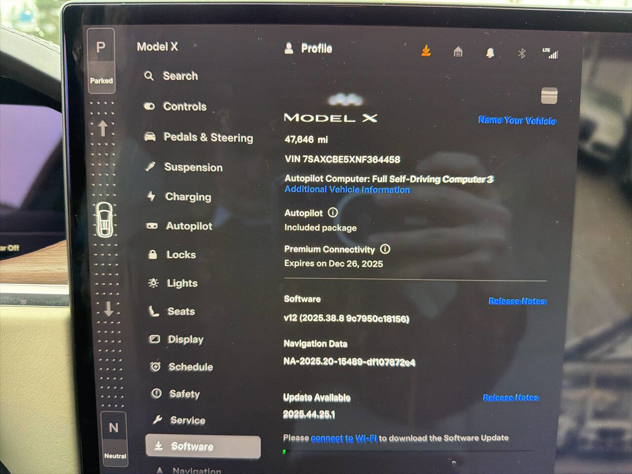 Used 2022 Tesla Model X image 32