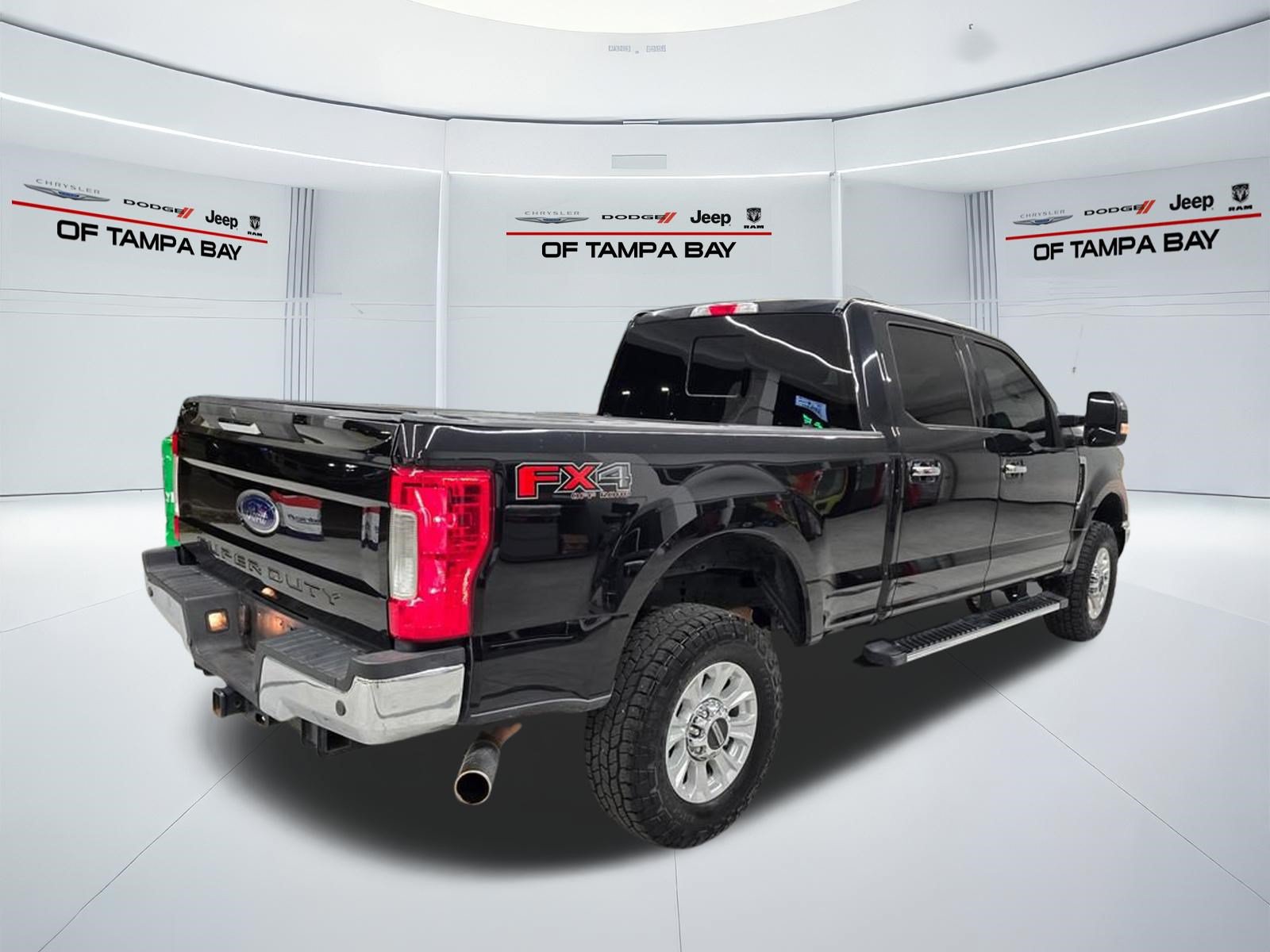 Used 2019 Ford F250 XLT w/ XLT Premium Package AWD/4WD image 7