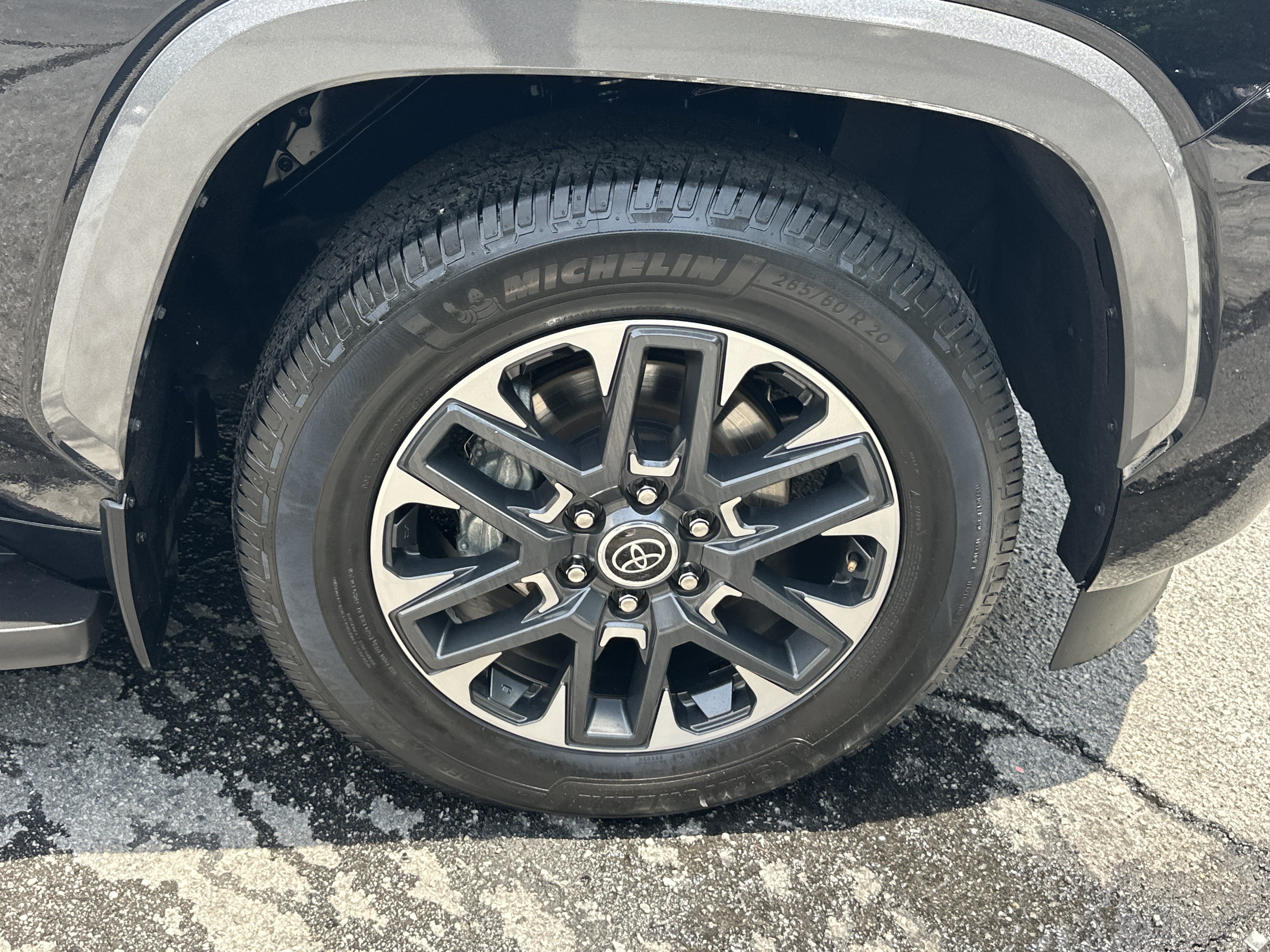 Used 2024 Toyota Sequoia Limited w/ Tow Technology Package AWD/4WD image 14