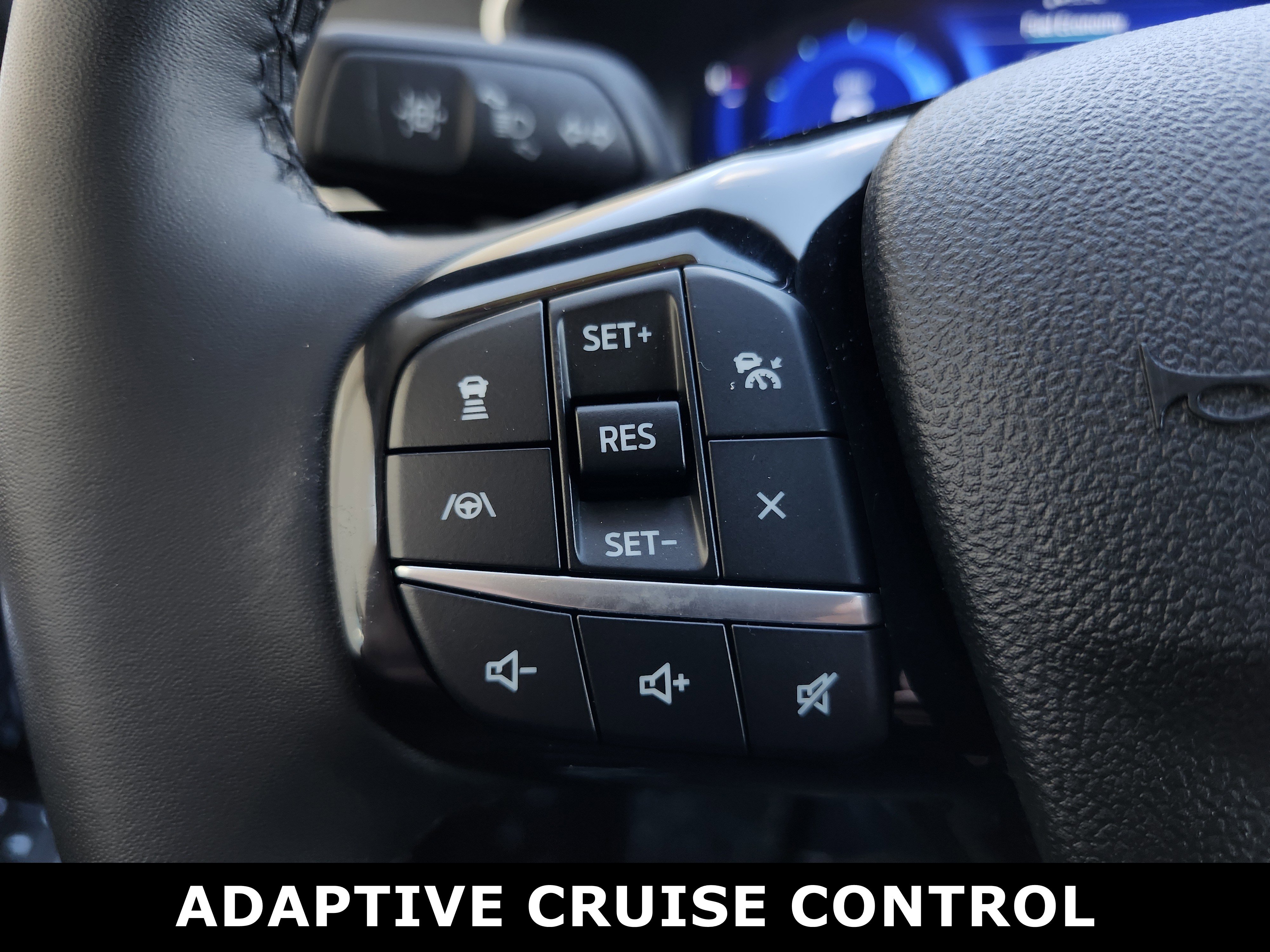 Used 2022 Ford Escape Titanium w/ Class II Trailer Tow Package image 12