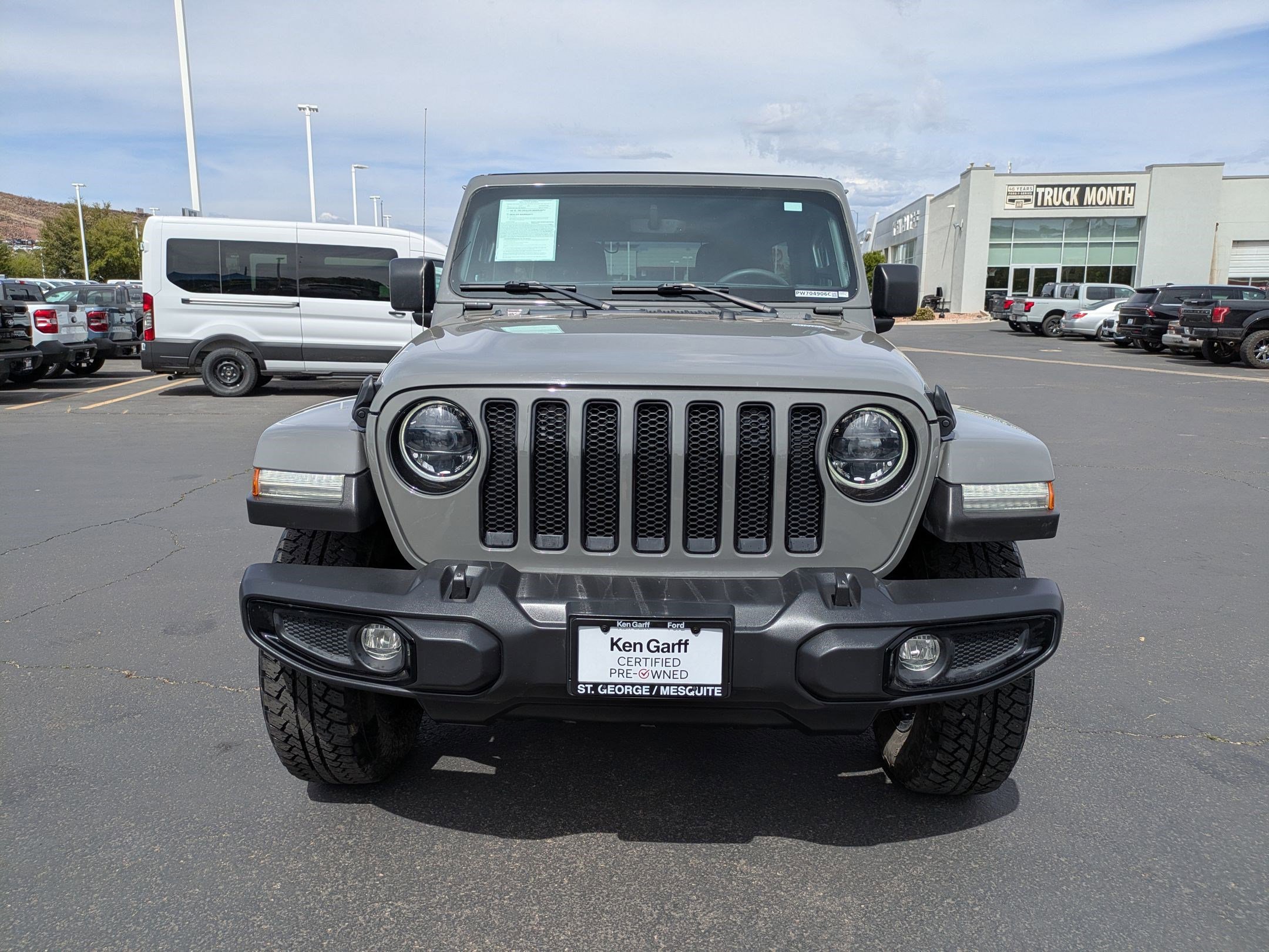 Used 2023 Jeep Wrangler Unlimited Sahara AWD/4WD image 9