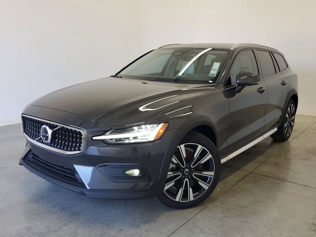 New 2025 Volvo V60 B5 Cross Country Ultra w/ Protection Package Premier image 34