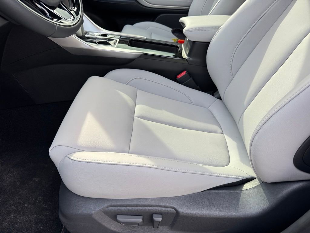 New 2025 Mitsubishi Eclipse Cross SEL image 29