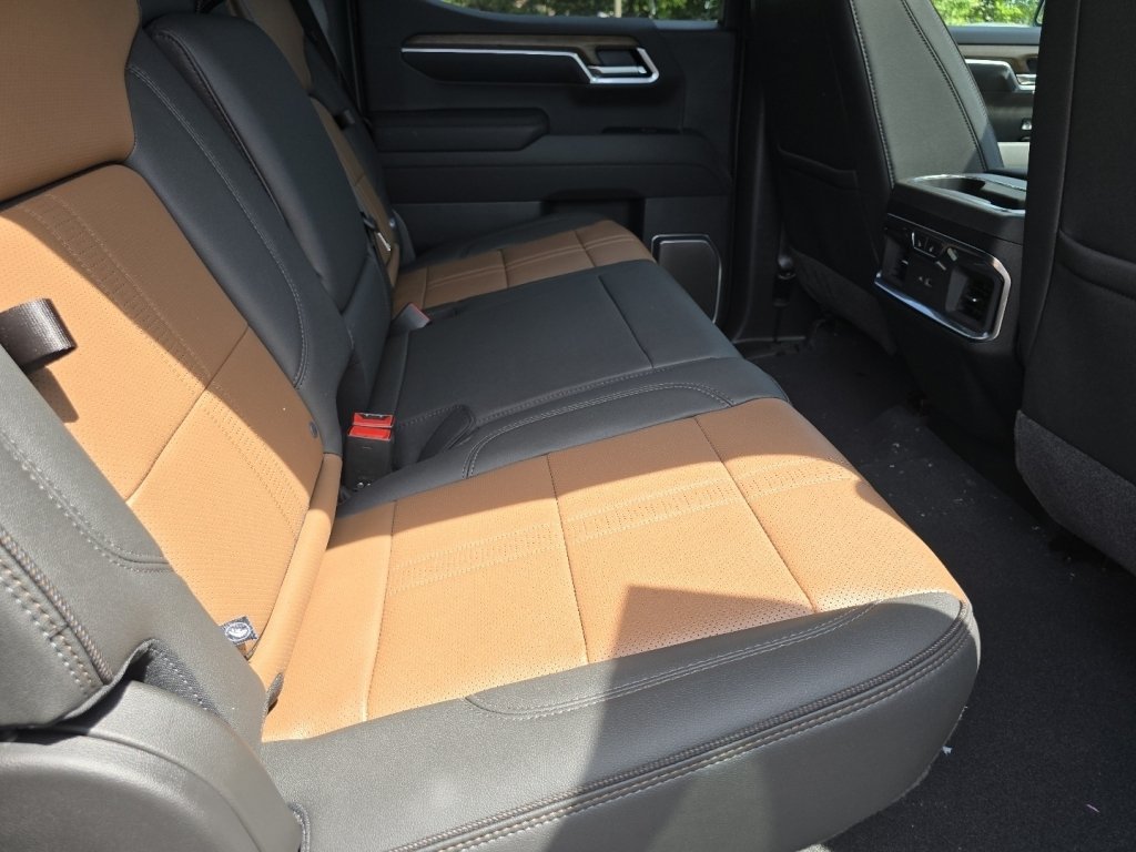 New 2026 Chevrolet Silverado 1500 High Country AWD/4WD image 14