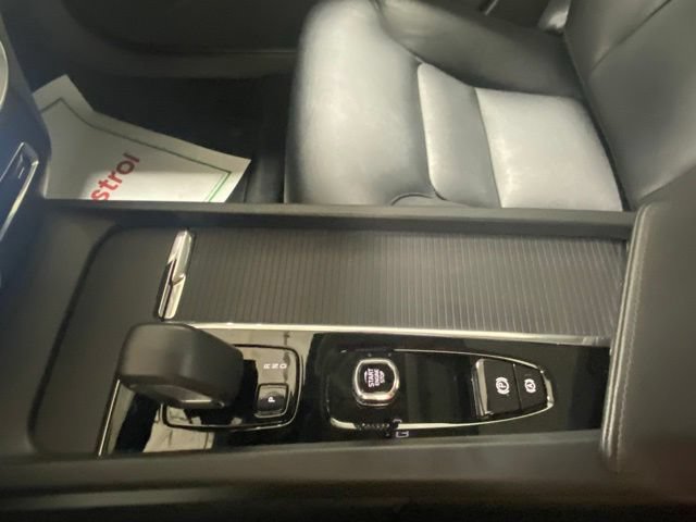 Used 2025 Volvo S60 B5 Core AWD/4WD image 25