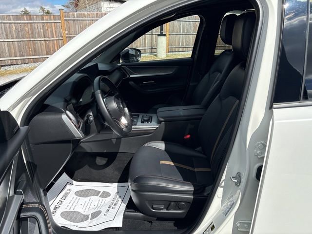 Certified 2025 MAZDA CX-70 Plug-In Hybrid w/ Premium Plus AWD/4WD image 11