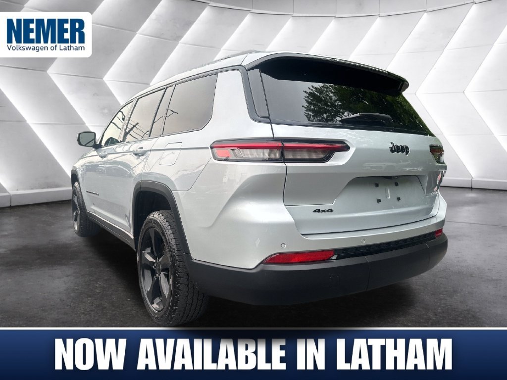 Used 2023 Jeep Grand Cherokee L Laredo AWD/4WD image 2