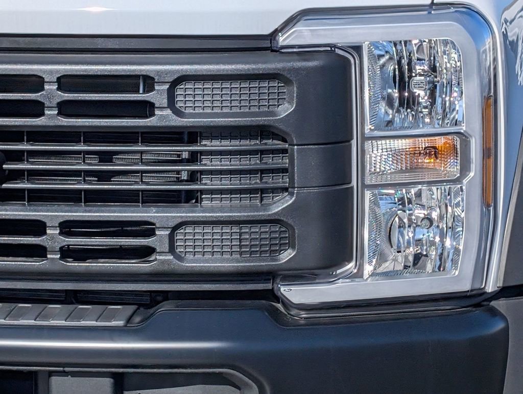 New 2026 Ford F550 4x4 Regular Cab Super Duty image 9