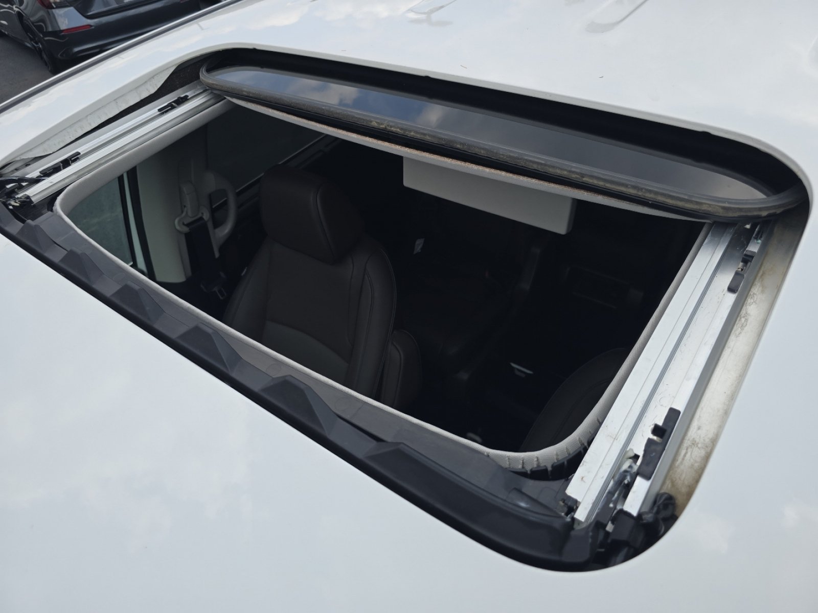 Used 2025 Honda Odyssey Touring image 4