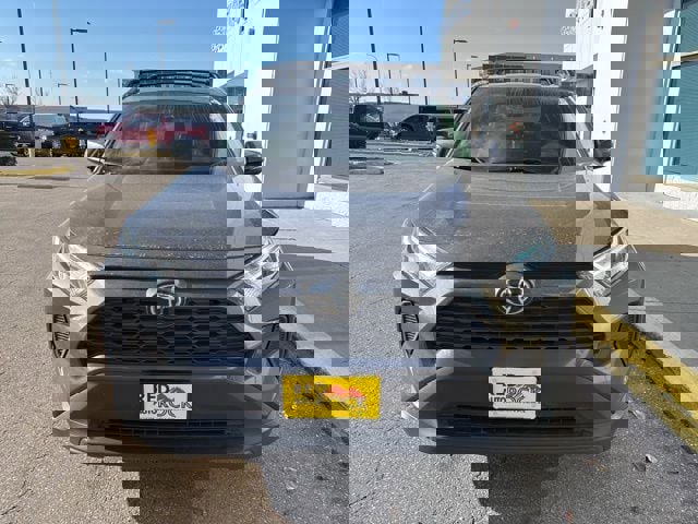 Used 2023 Toyota RAV4 XLE w/ Convenience Package image 2