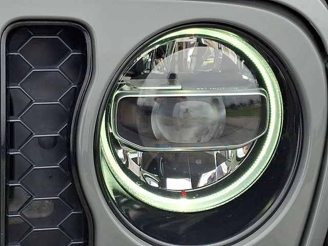 Used 2022 Jeep Gladiator Overland AWD/4WD image 8