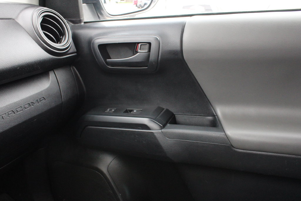 Used 2020 Toyota Tacoma SR AWD/4WD image 20