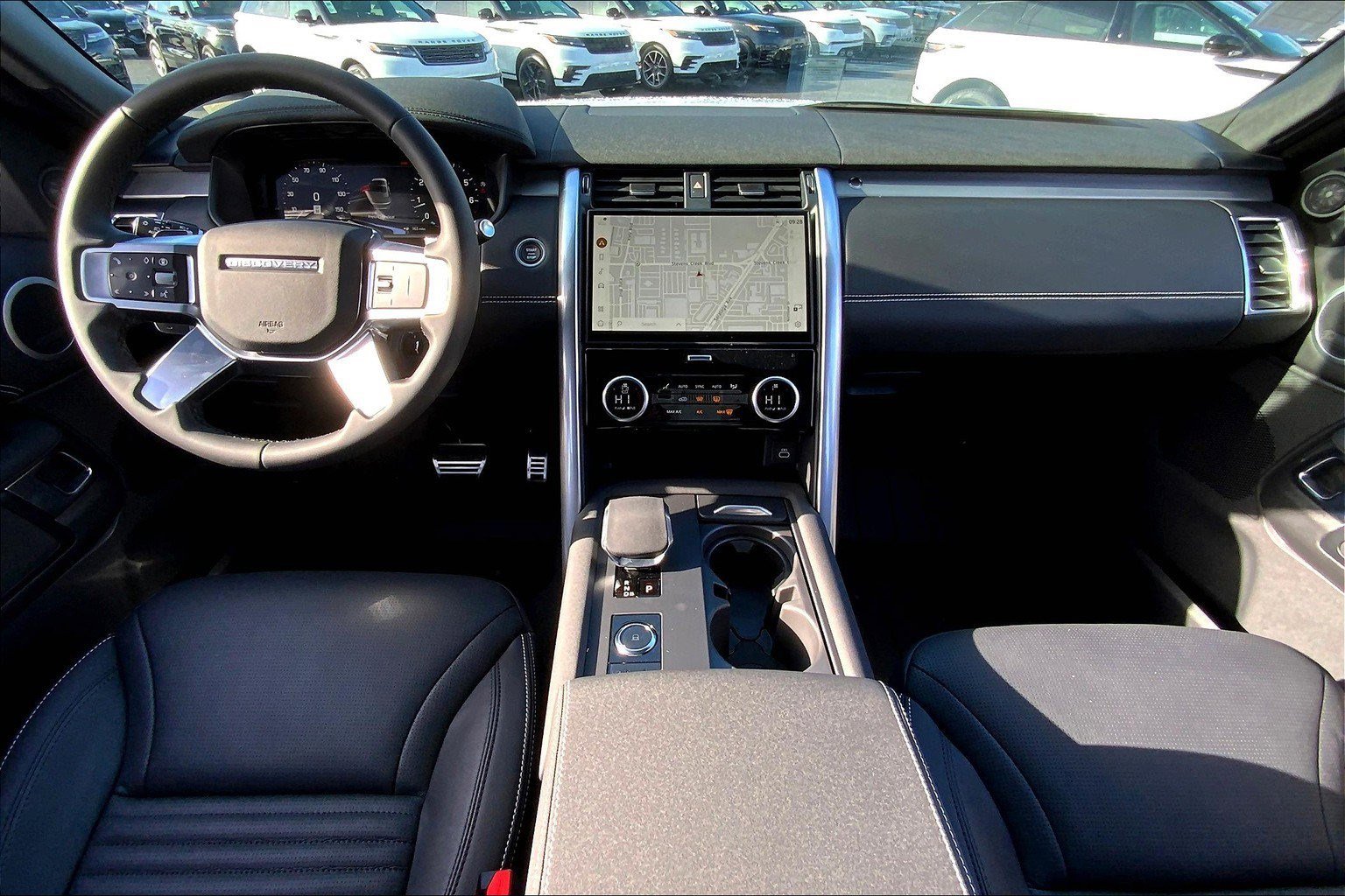New 2025 Land Rover Discovery Dynamic SE image 6