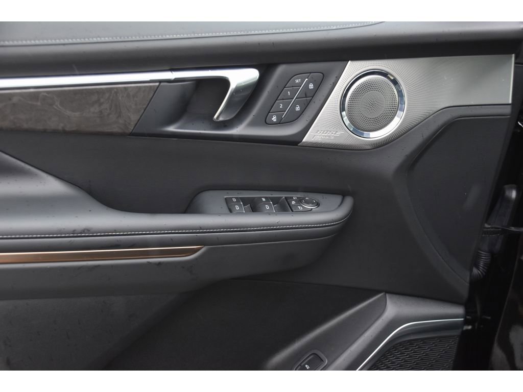 Used 2025 Buick Enclave Avenir w/ Super Cruise Package AWD/4WD image 30