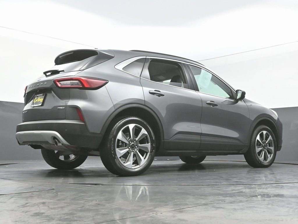 Used 2025 Ford Escape Platinum image 49