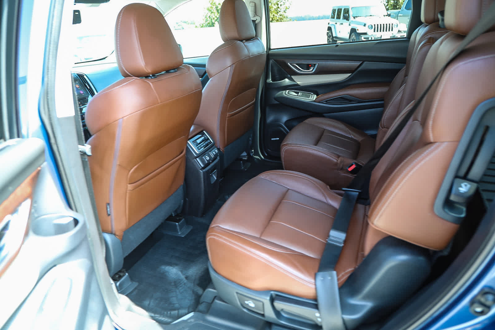 Used 2019 Subaru Ascent Touring w/ Popular Package #3 AWD/4WD image 18