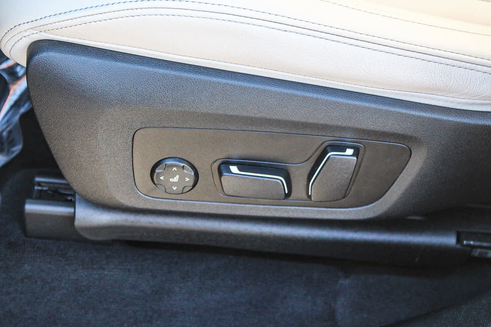 Used 2024 BMW X3 sDrive30i w/ Premium Package image 29