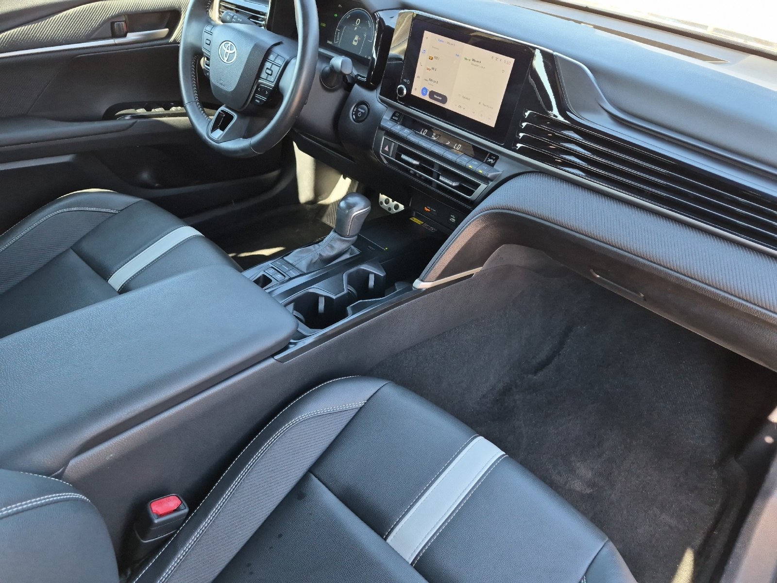 Certified 2025 Toyota Camry SE FWD image 14