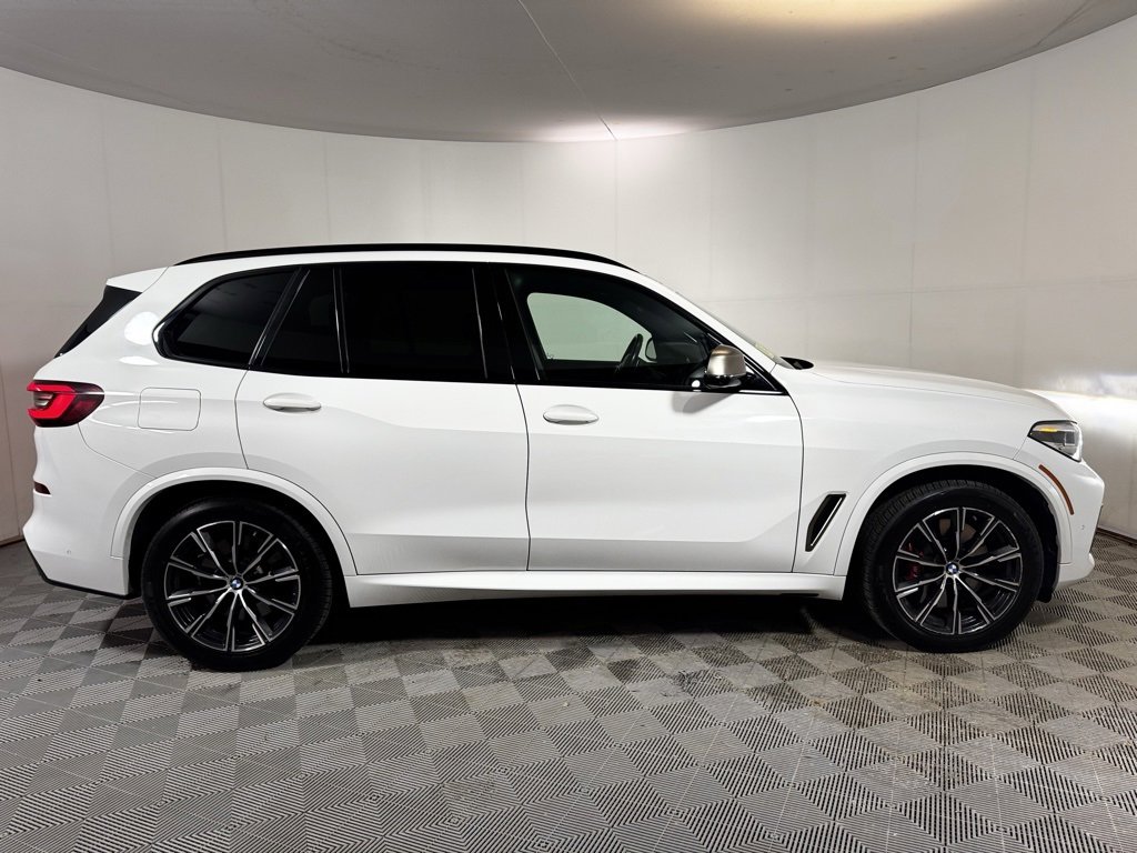 Used 2022 BMW X5 M50i w/ Premium Package image 10