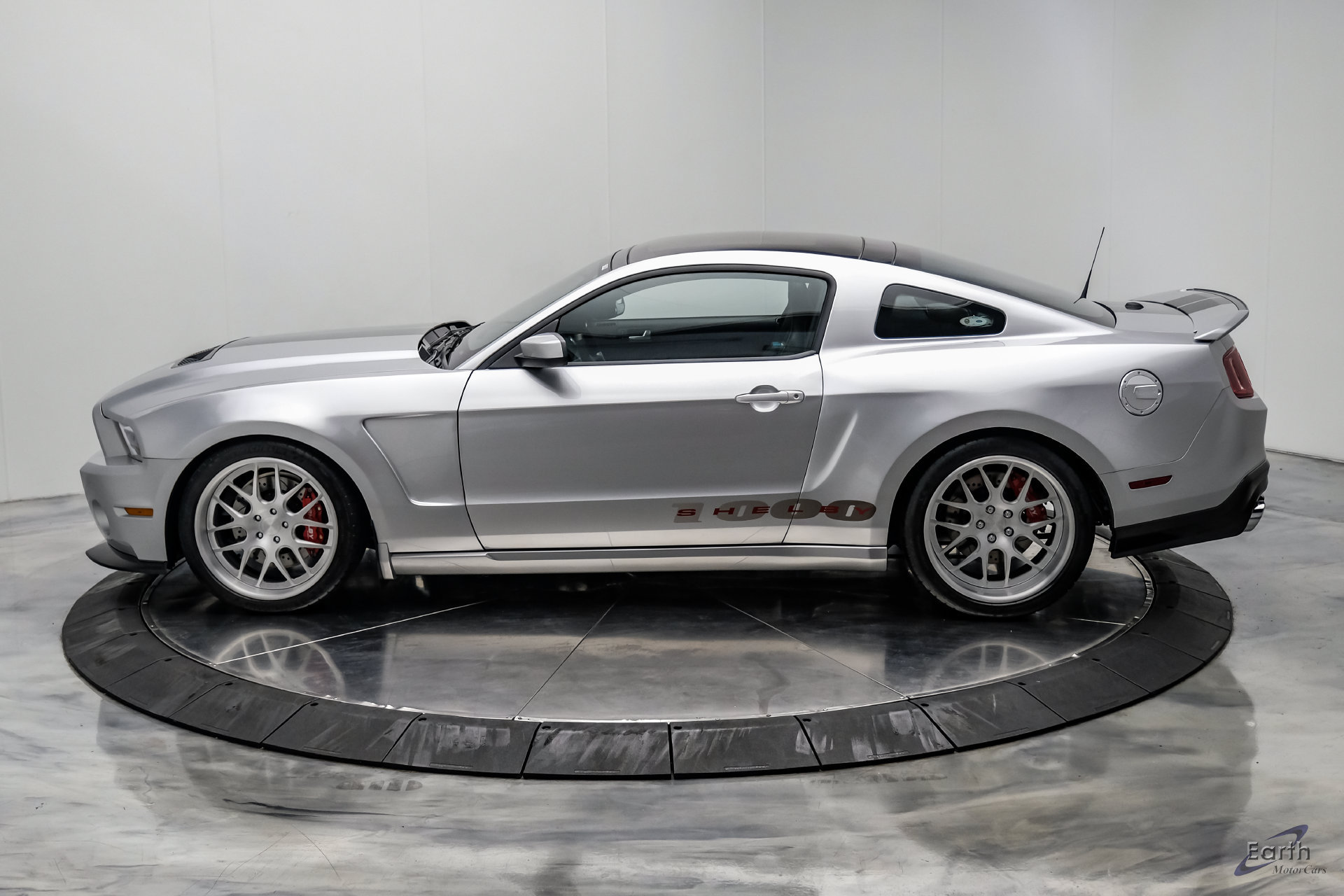Used 2012 Ford Mustang Shelby GT500 w/ SVT Performance Pkg RWD image 9