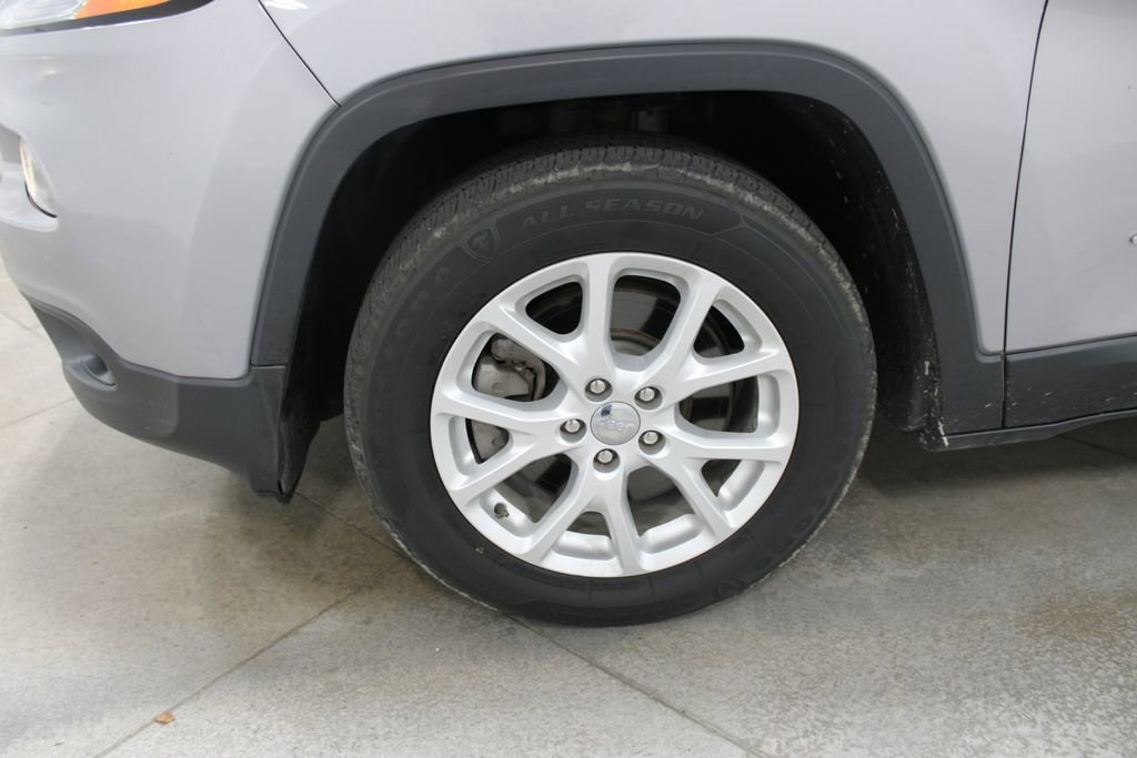 Used 2018 Jeep Cherokee Latitude image 14