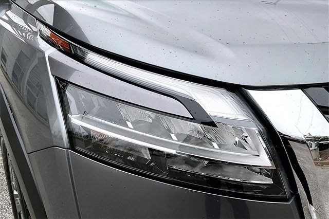 Used 2022 Nissan Pathfinder SV image 33