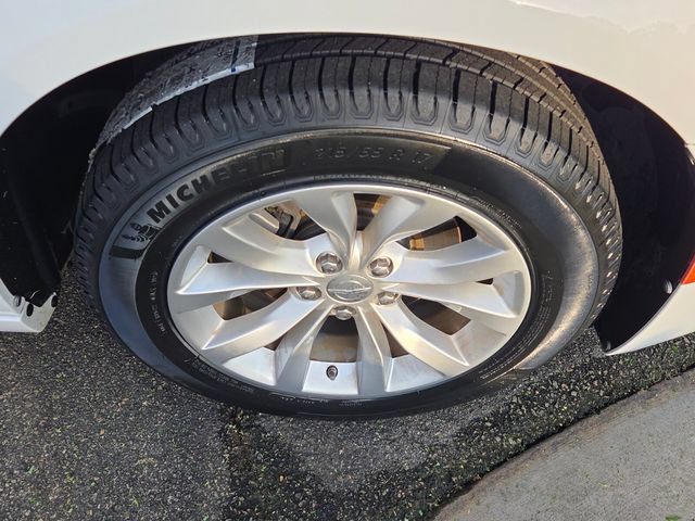 Used 2023 Chrysler 300 Touring RWD image 15
