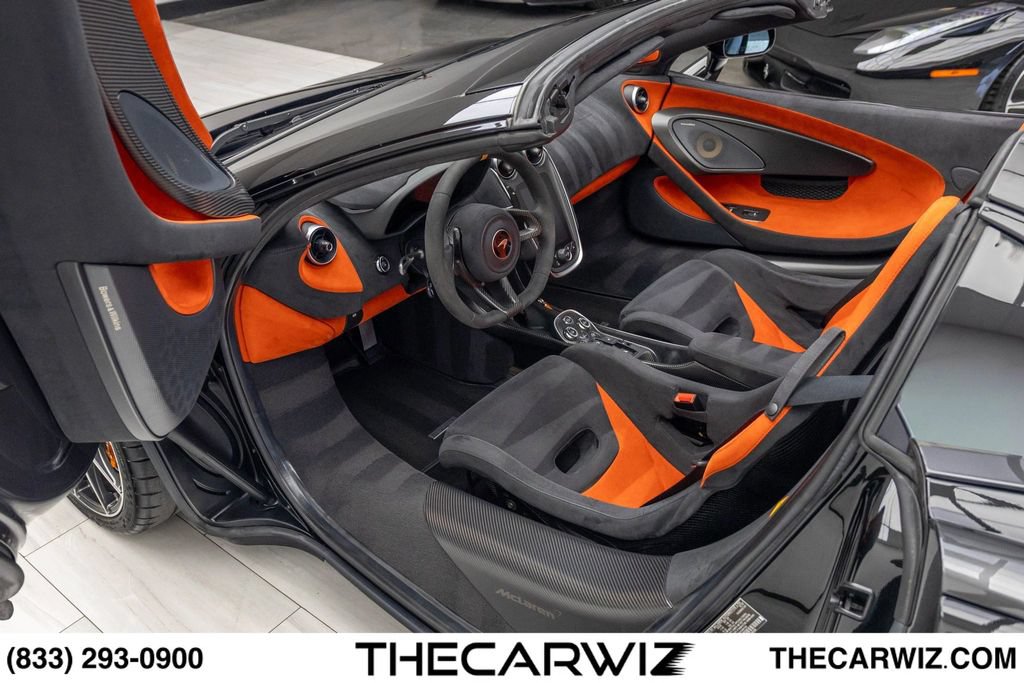 Used 2020 McLaren 600LT Spider RWD image 39