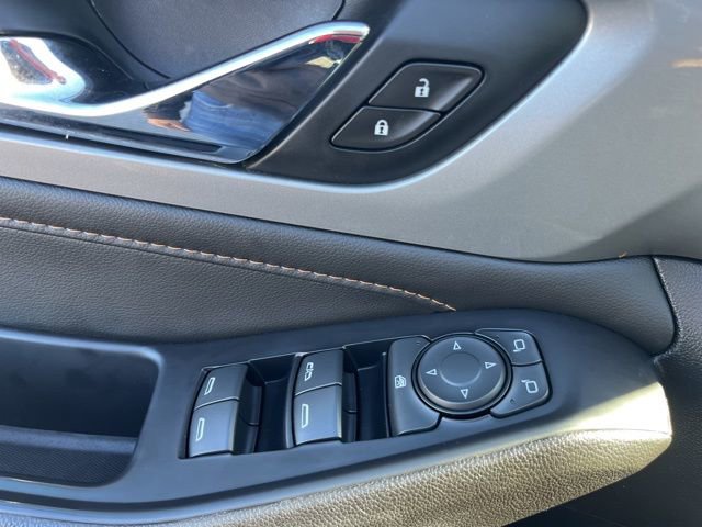 Used 2021 Chevrolet Traverse LT image 17