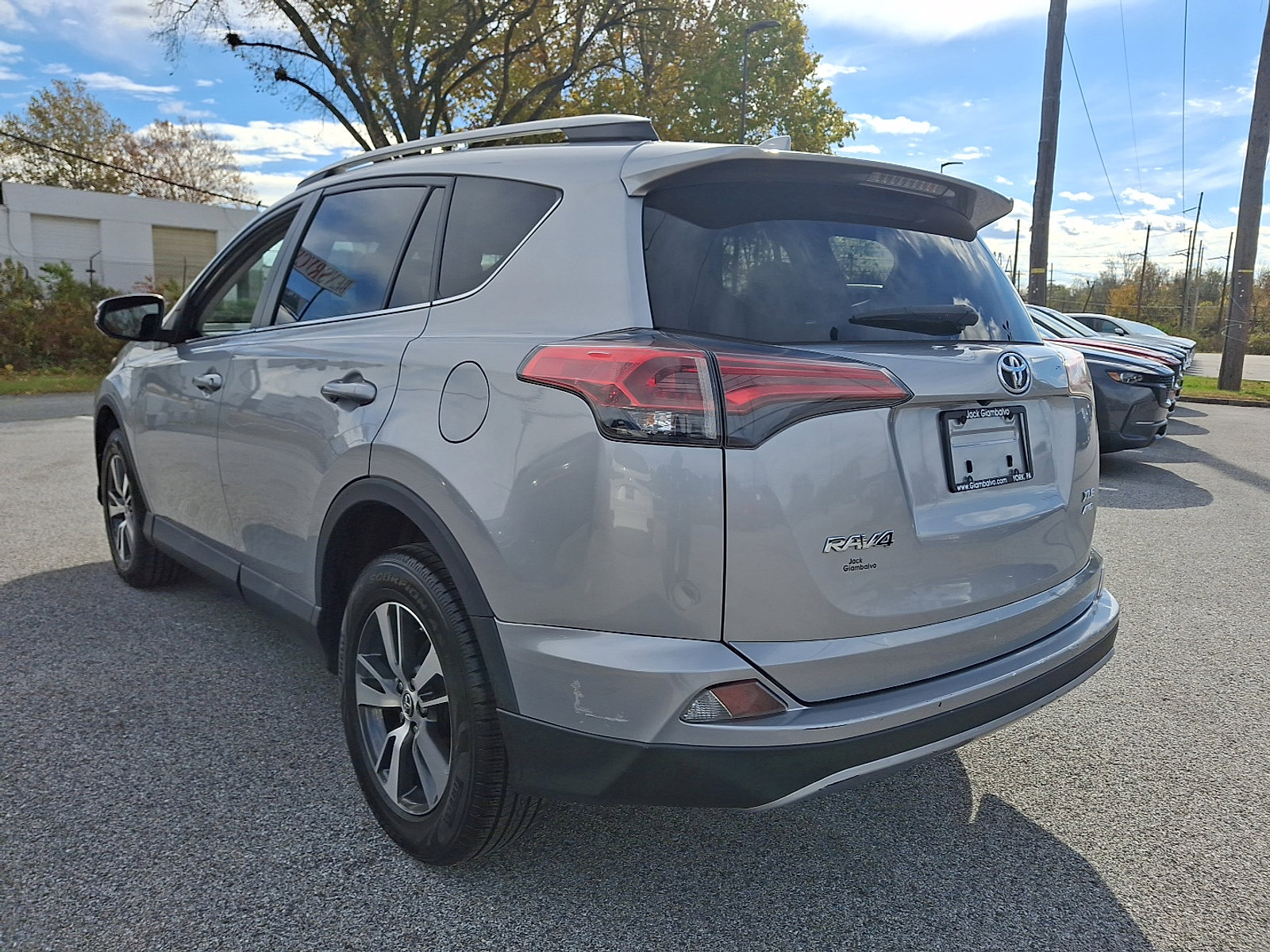 Used 2018 Toyota RAV4 XLE image 5
