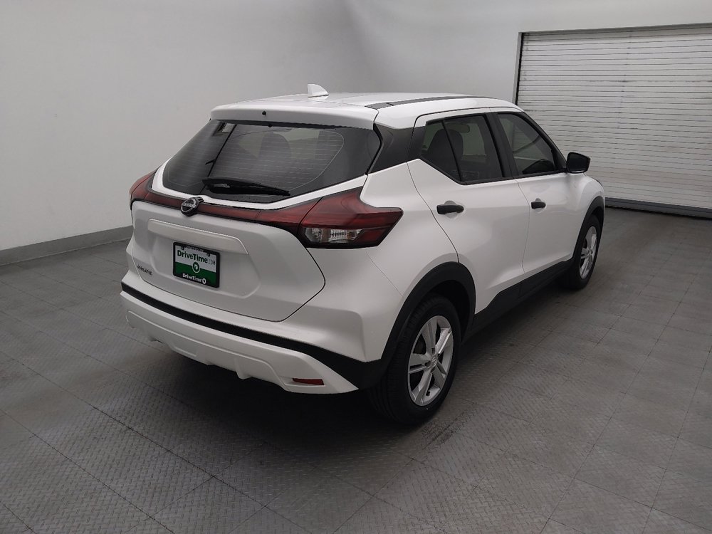 Used 2023 Nissan Kicks S FWD image 9