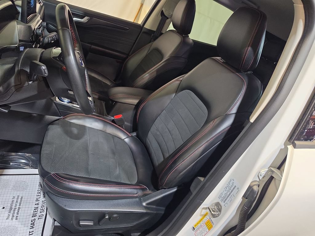 Used 2021 Ford Escape SEL w/ SEL Stealth AWD Package image 13