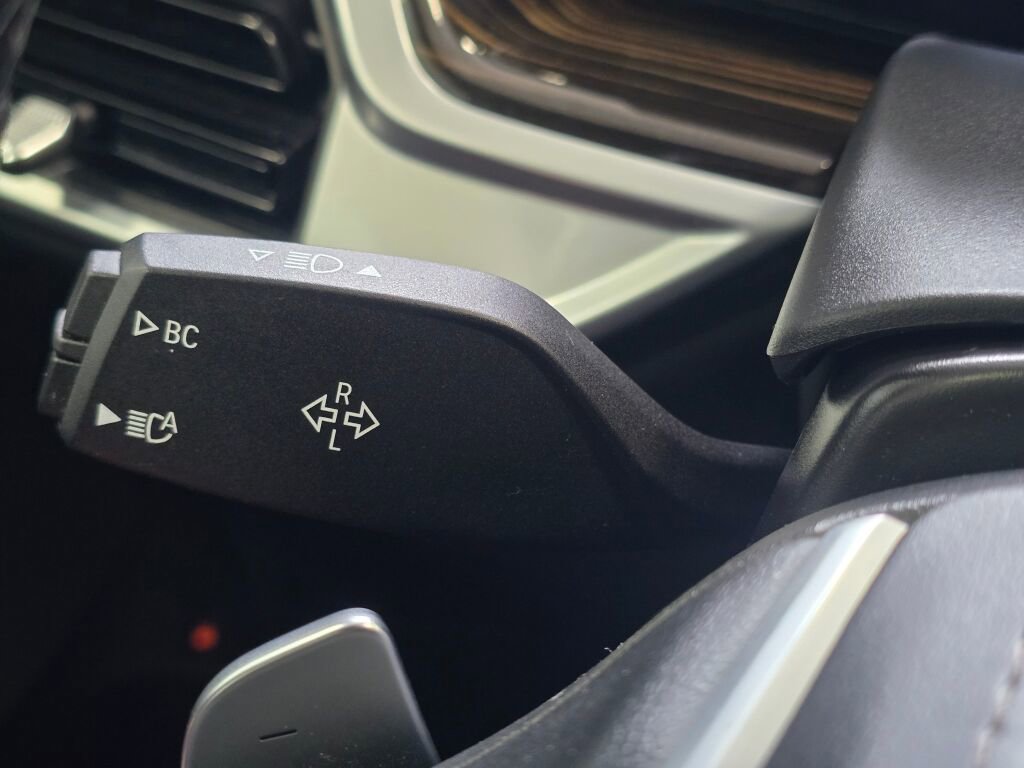 Used 2025 BMW X5 xDrive50e image 41