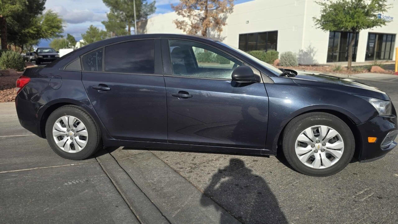 Used 2015 Chevrolet Cruze LS image 4