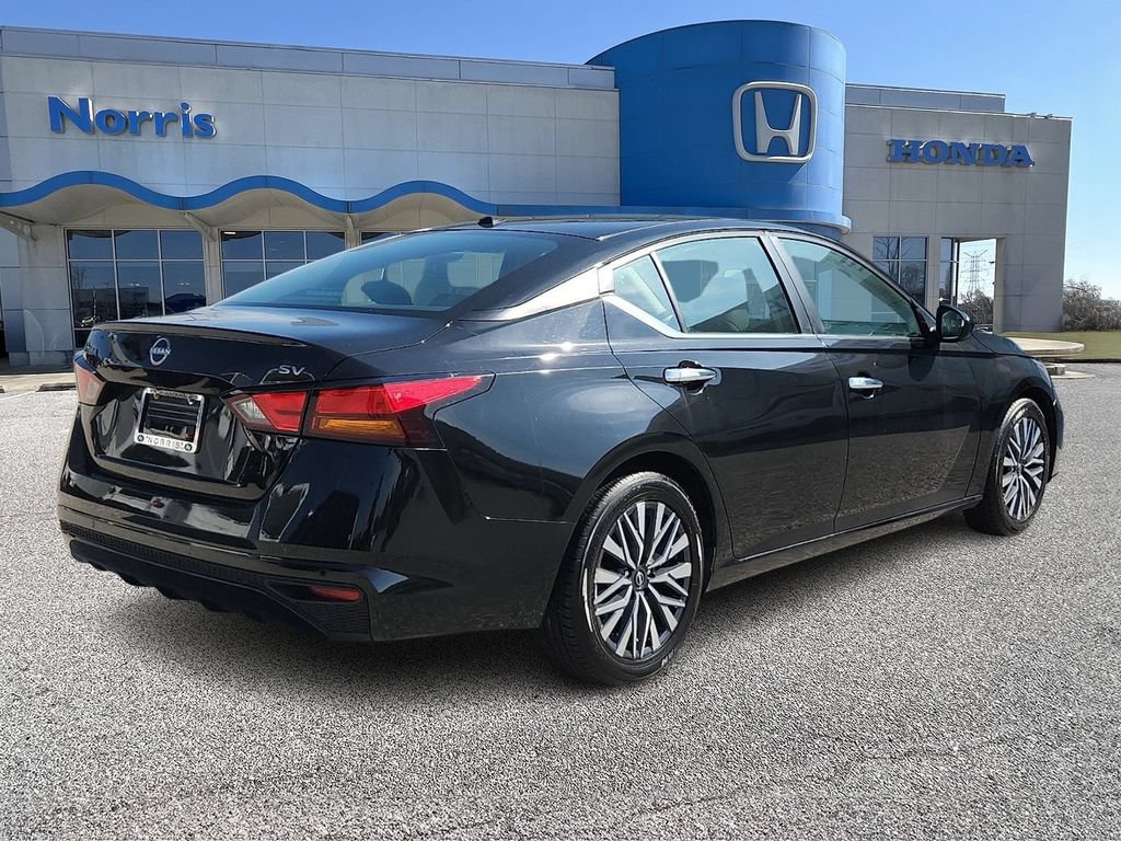 Used 2023 Nissan Altima 2.5 SV FWD image 4