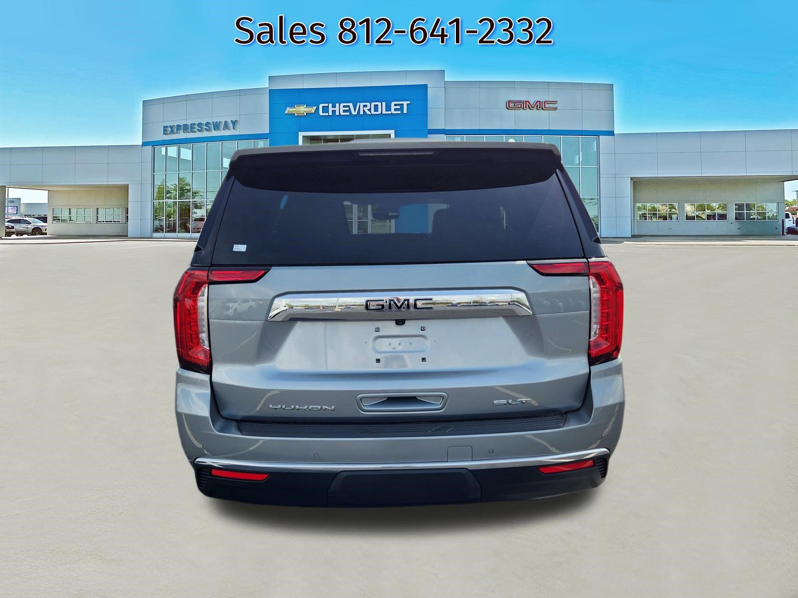 Used 2024 GMC Yukon SLT w/ SLT Luxury Package image 6