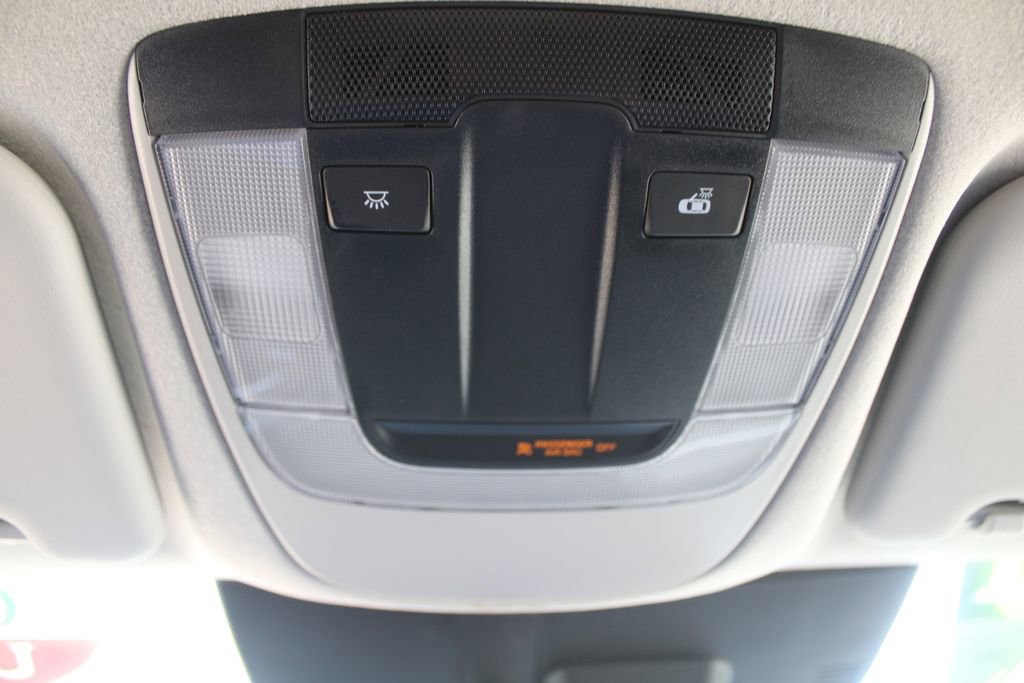 Used 2025 Kia Niro LX image 49