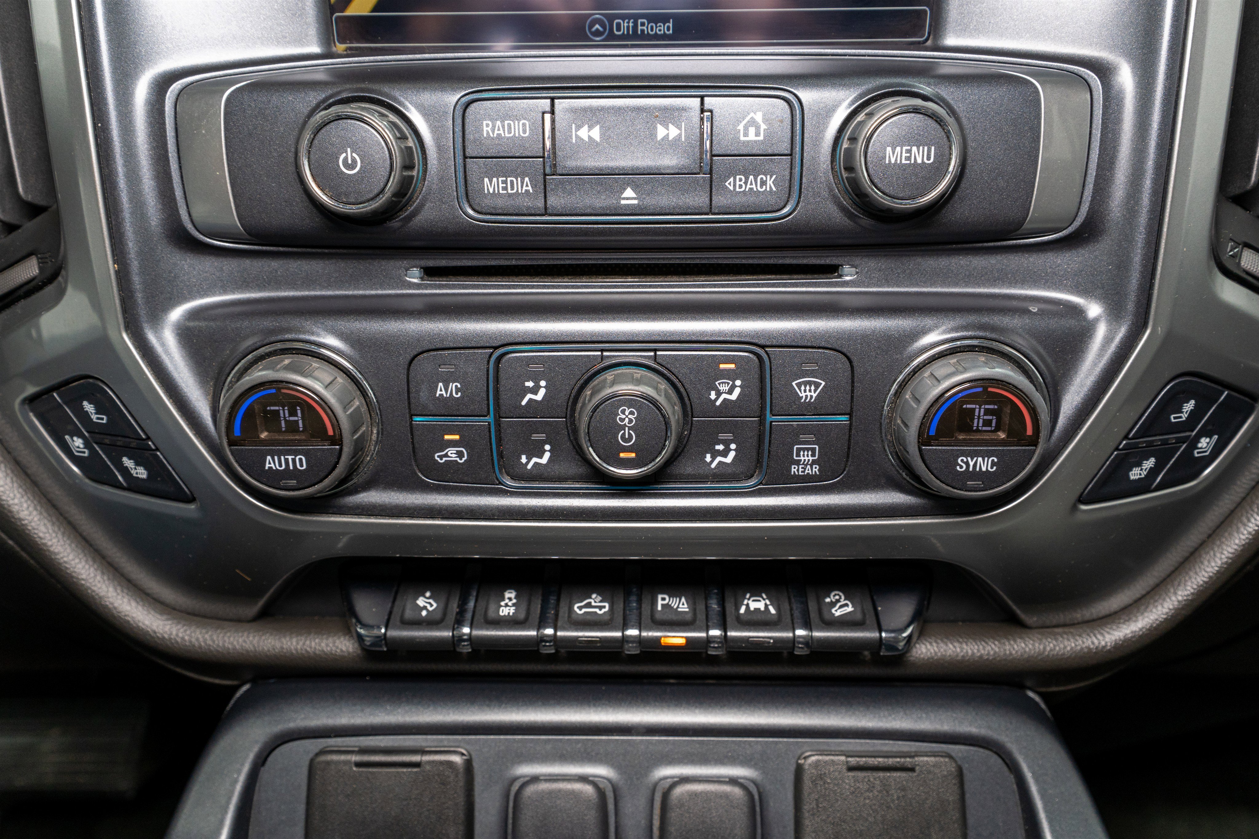 Used 2017 Chevrolet Silverado 1500 LTZ Z71 image 24