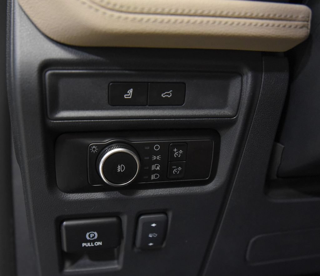 Used 2024 Ford Expedition Limited AWD/4WD image 17