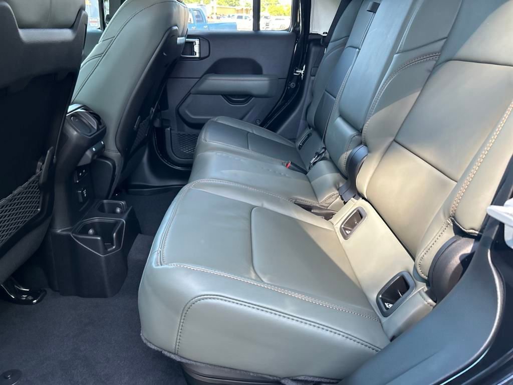 New 2025 Jeep Gladiator Mojave image 26