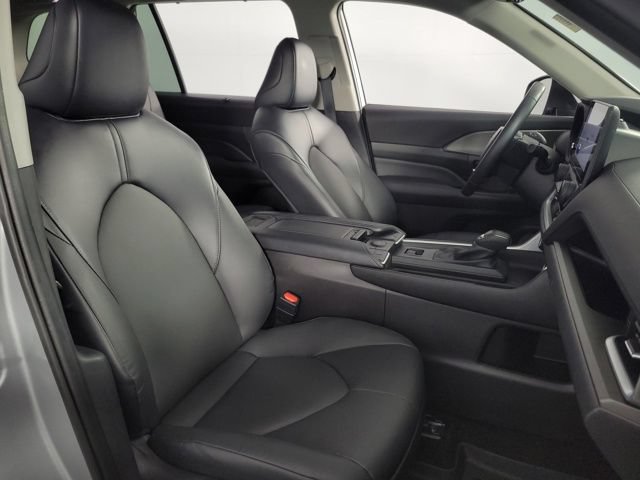 Used 2025 Toyota Grand Highlander FWD image 15
