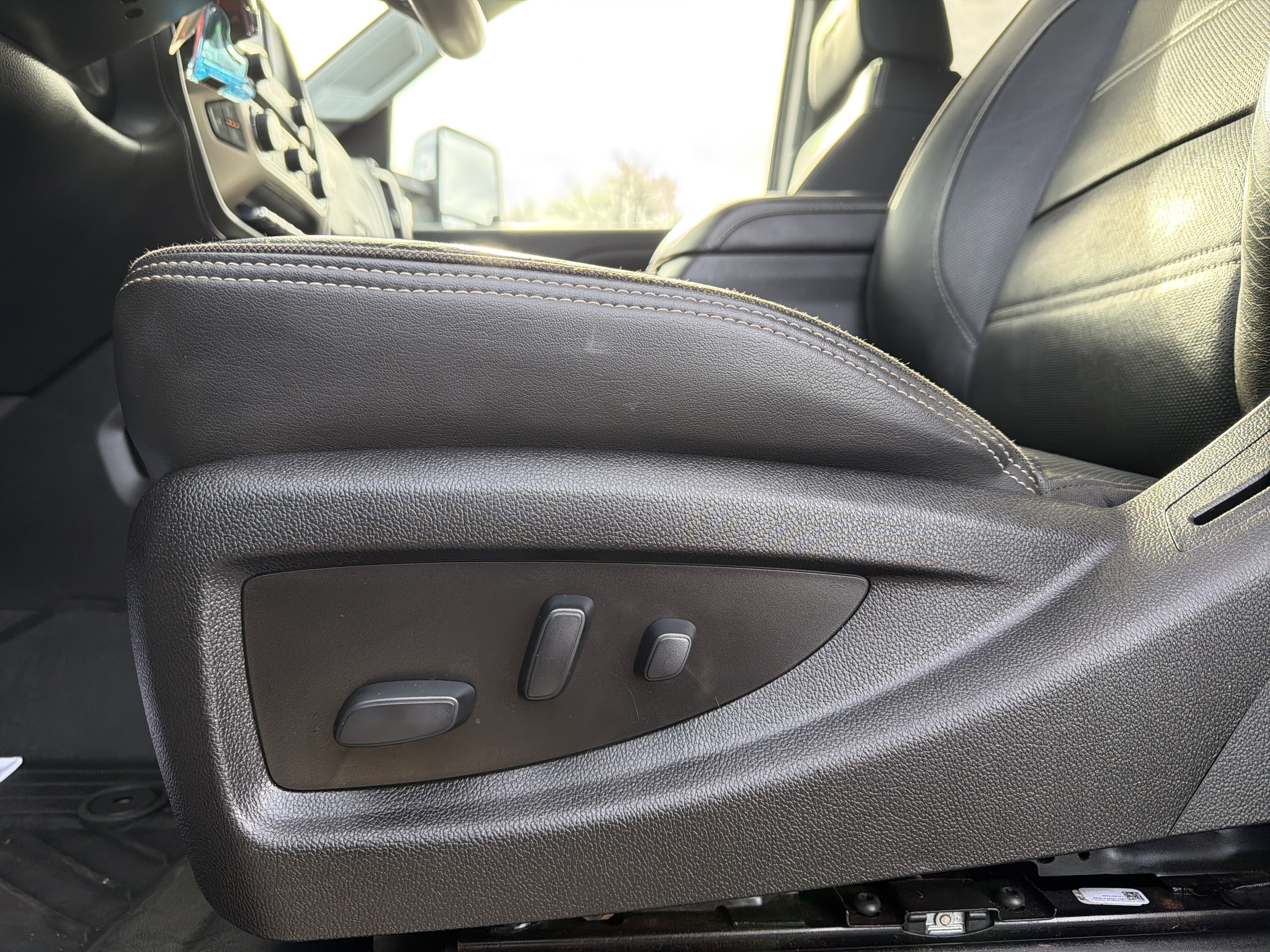 Used 2019 GMC Sierra 2500 Denali w/ Duramax Plus Package image 24