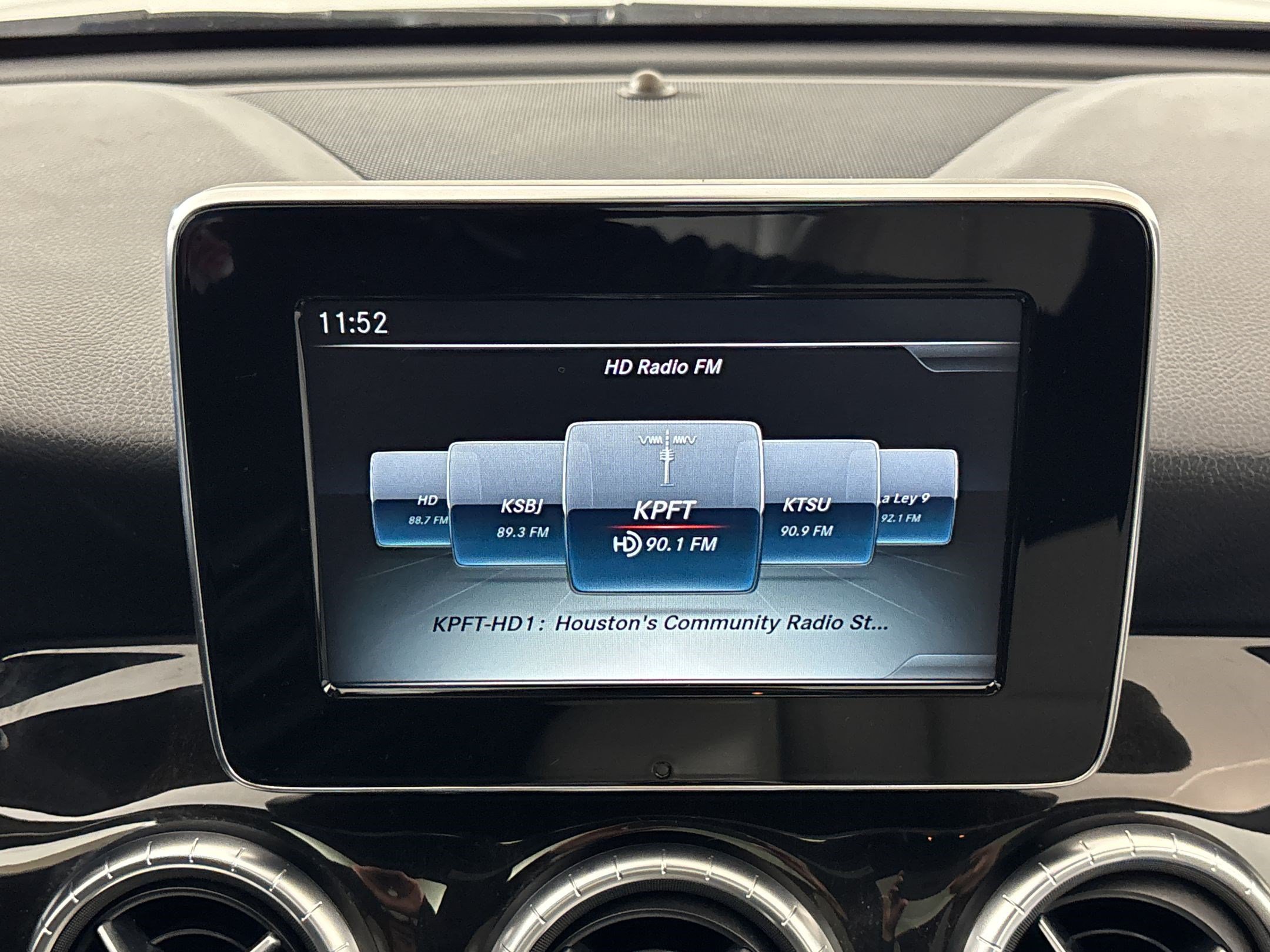 Used 2015 Mercedes-Benz CLA 250 image 22