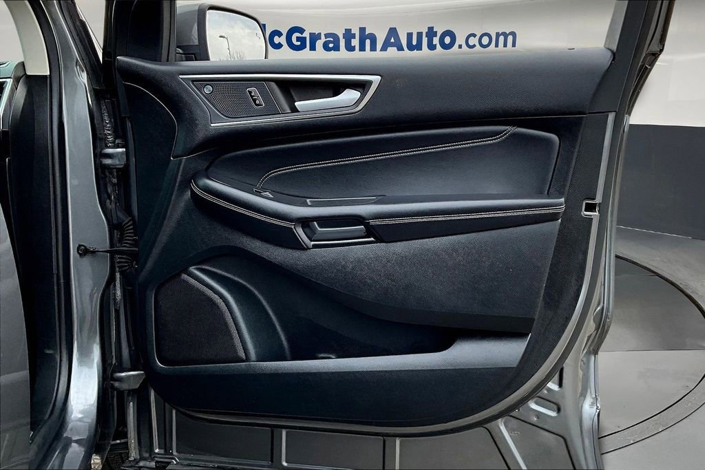 Used 2023 Ford Edge Titanium image 27