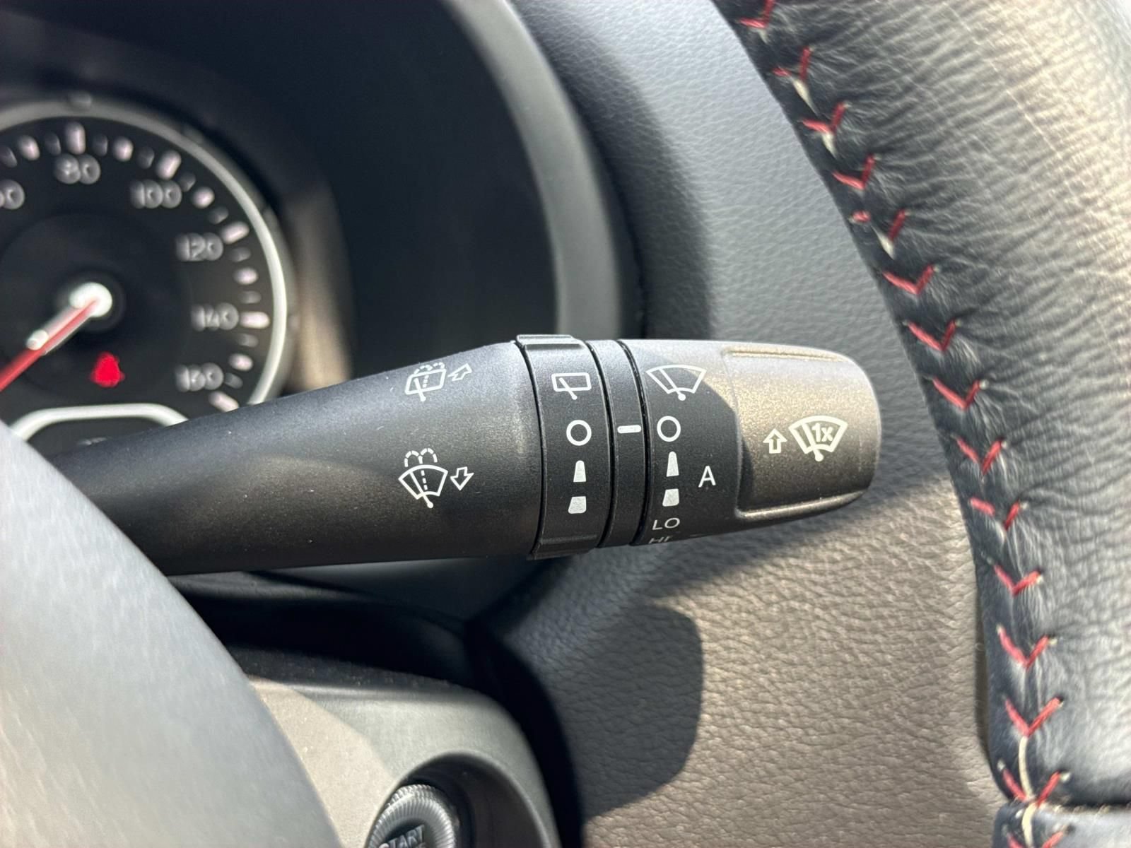 Used 2023 Jeep Renegade Trailhawk AWD/4WD image 17