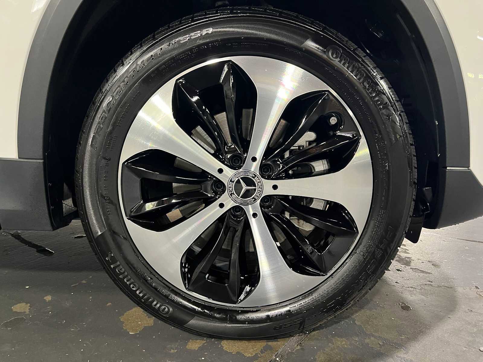 Used 2025 Mercedes-Benz GLA 250 4MATIC image 10