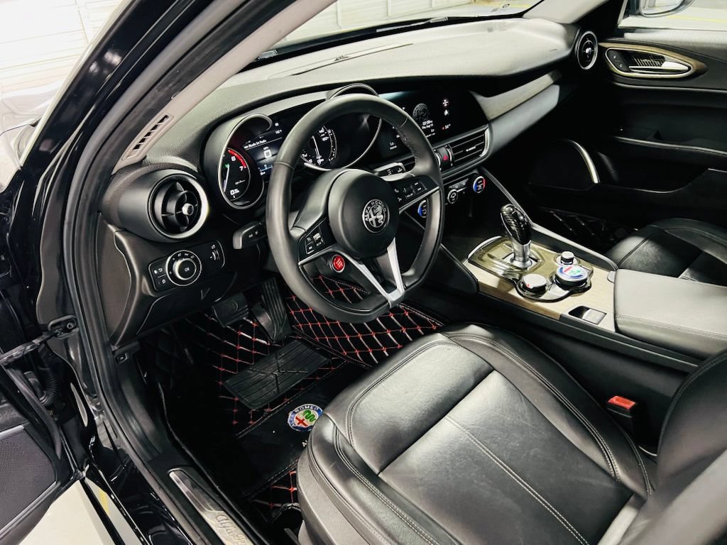 Used 2019 Alfa Romeo Giulia Ti RWD image 22