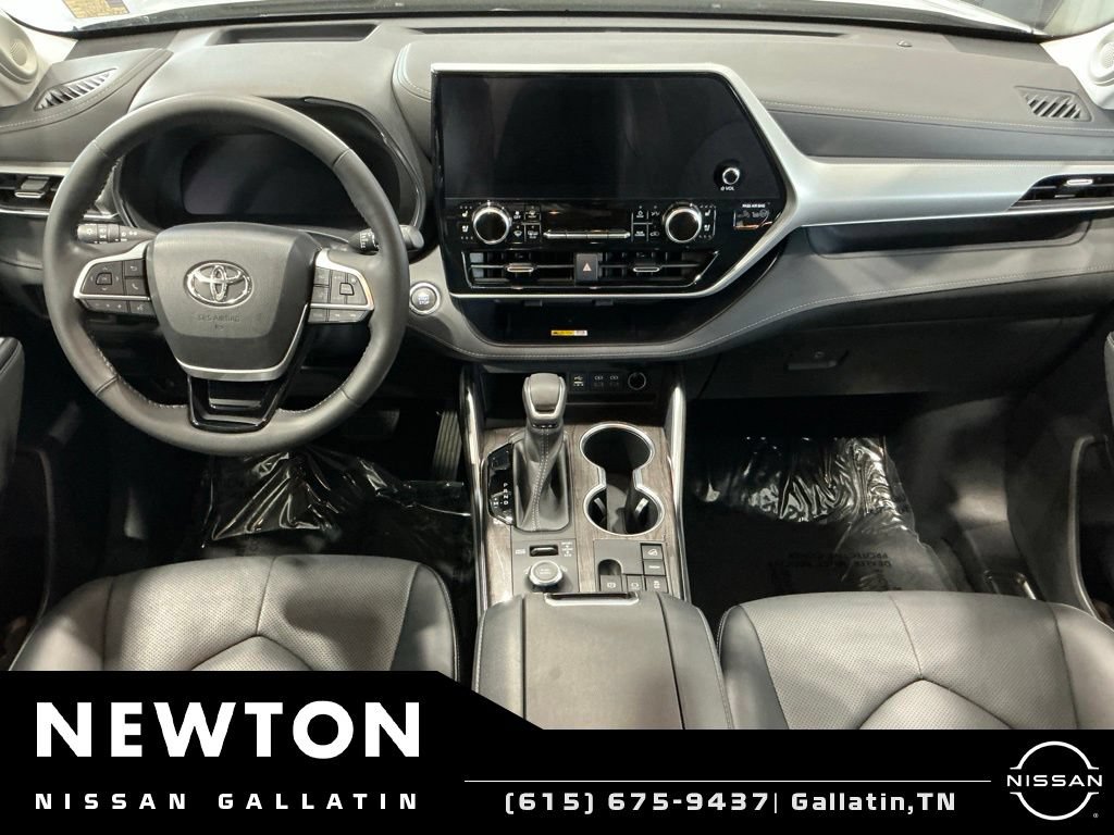 Used 2023 Toyota Highlander Platinum AWD/4WD image 18