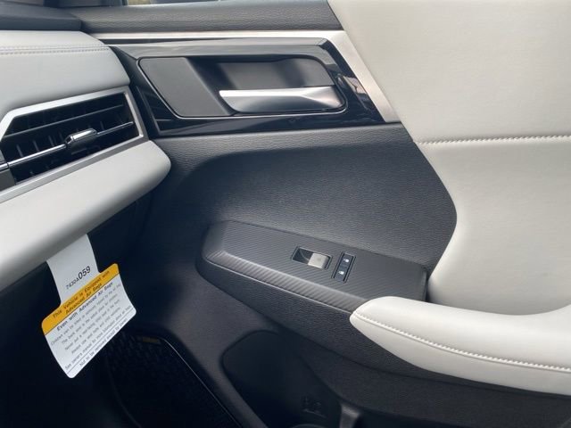 New 2025 Mitsubishi Outlander SE image 36