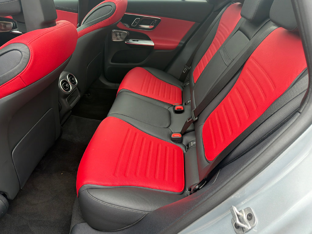 Used 2026 Mercedes-Benz GLC 300 4MATIC image 21